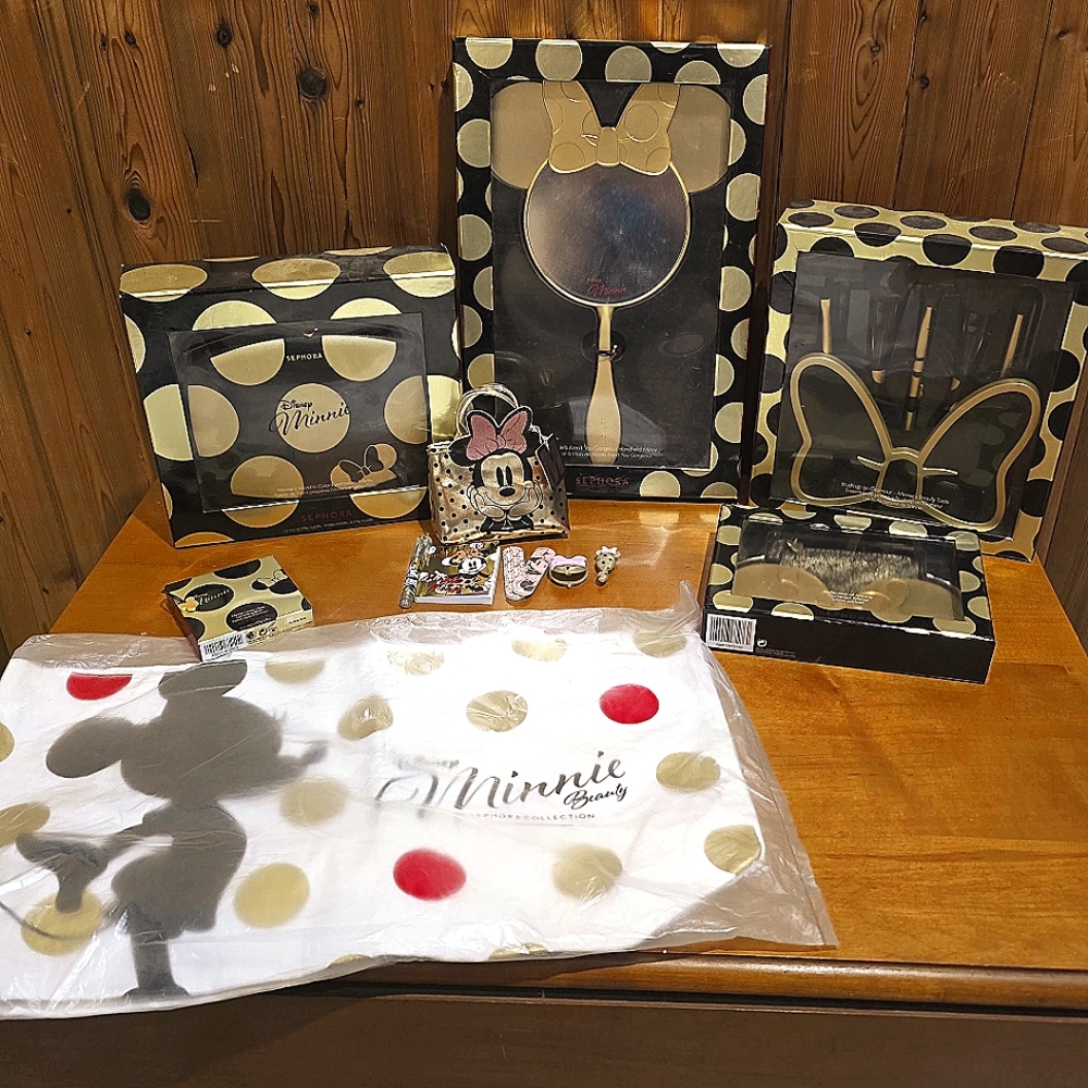 Sephora Exclusive-Limited Edition: Minnie Beauty Collection By Minnie Mouse